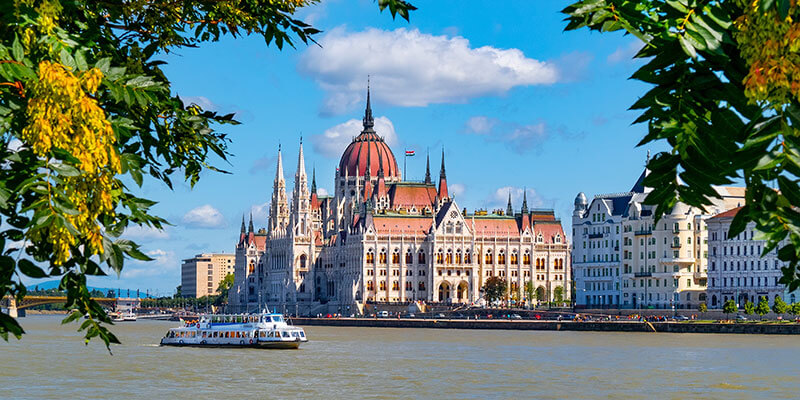 Sightseeing-Tour auf der Donau im Juni 2022